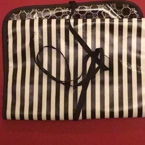 Henri Bendel jewelry roll